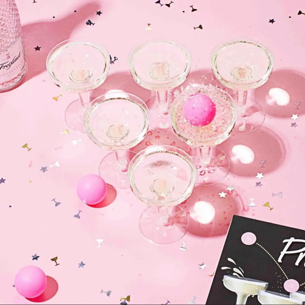 ✅ PRICE FIRM🥂NIB New Talking Tables Prosecco Pong Game